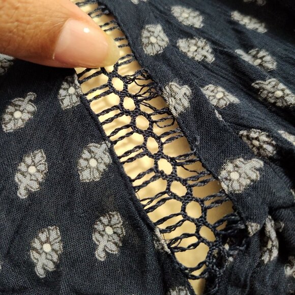 Hollister Top Women Size S Navy Blue Boho With Crochet Detail Long Sleeve FLAW - Picture 13 of 13